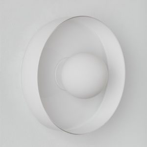 Настенный светильник "Кассель" с белым стеклом - Ø 25 см.