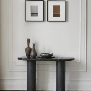 Чёрная консоль "Свэн"