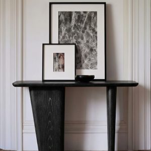 Чёрная консоль "Дрис"