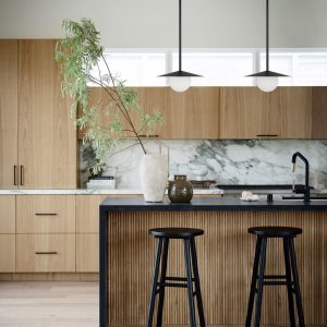 Чёрный подвесной светильник "Милти"