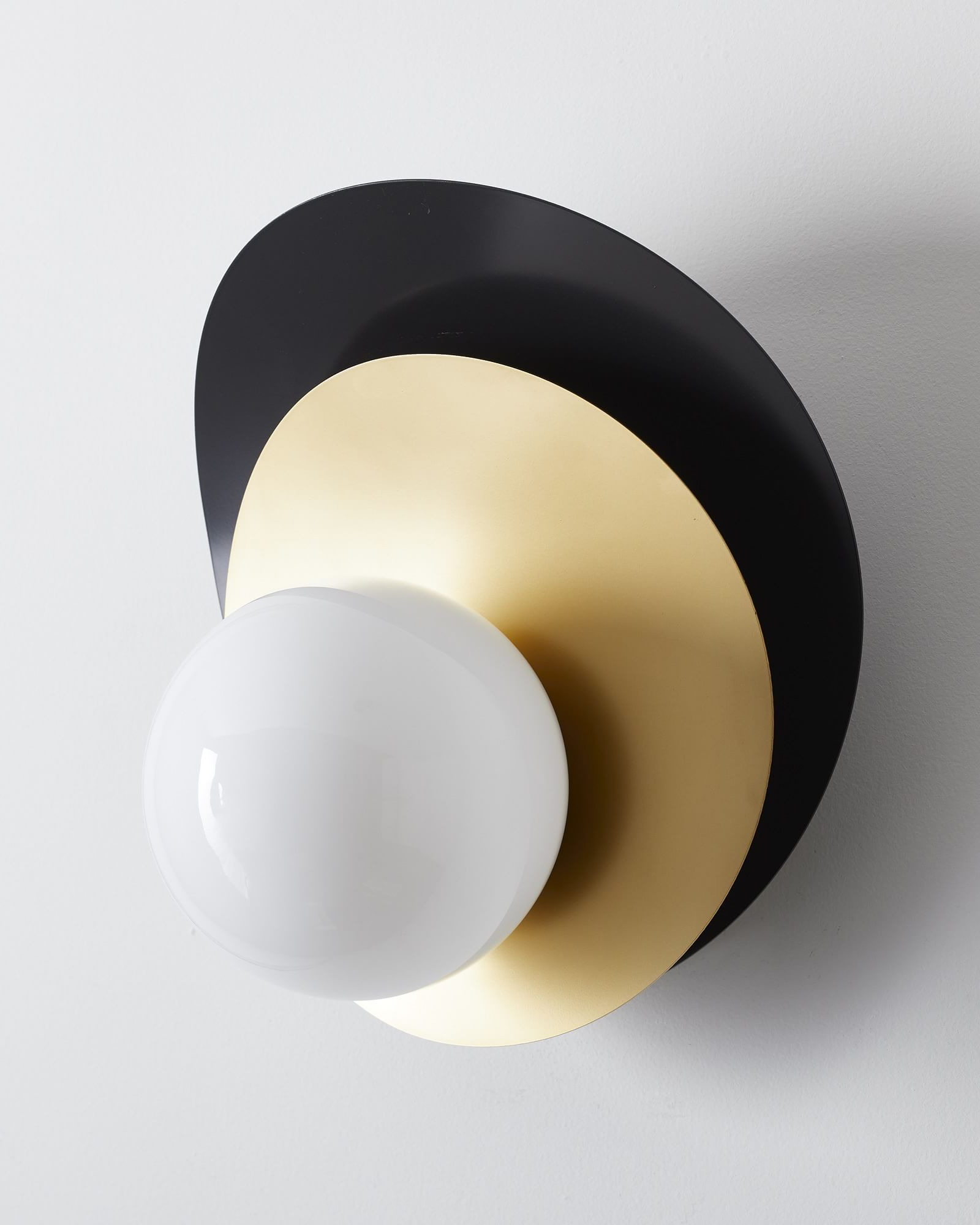 olivia-sconce-light-off