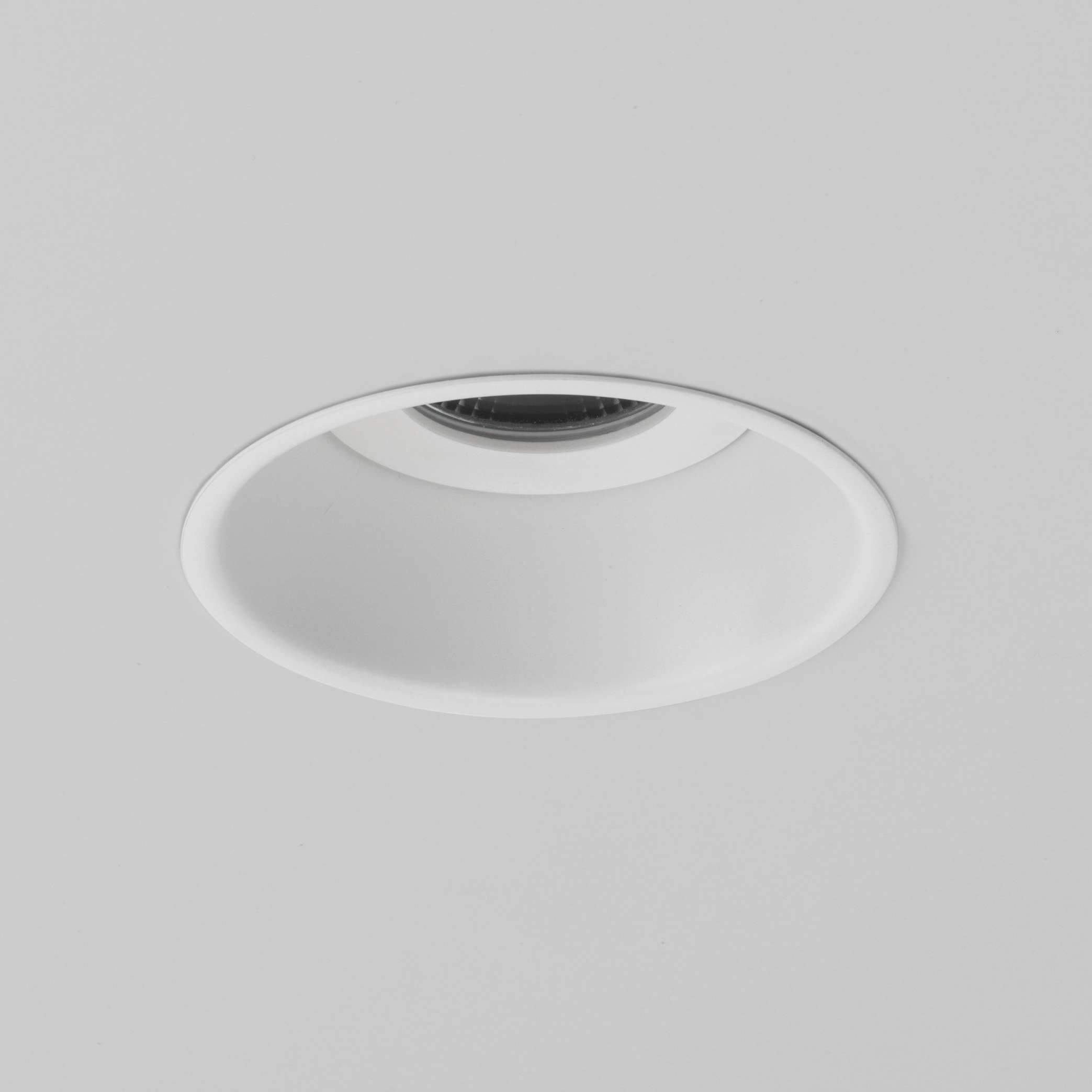 27683-5770-minimaled