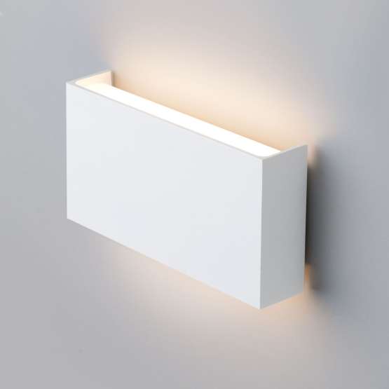 Пылевлагозащиwbrщенный светодиодный светильник Golf IP54 1705 Techno LED белый