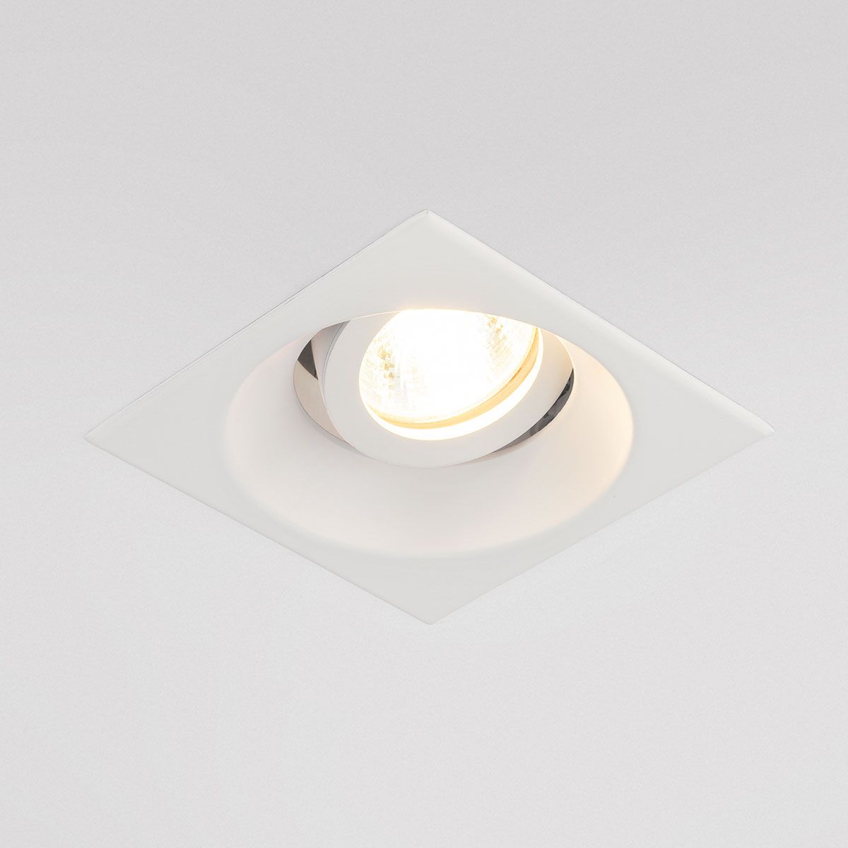 alyuminievyy-tochechnyy-svetilnik-6069-mr16-wh-belyy-a036507-0001