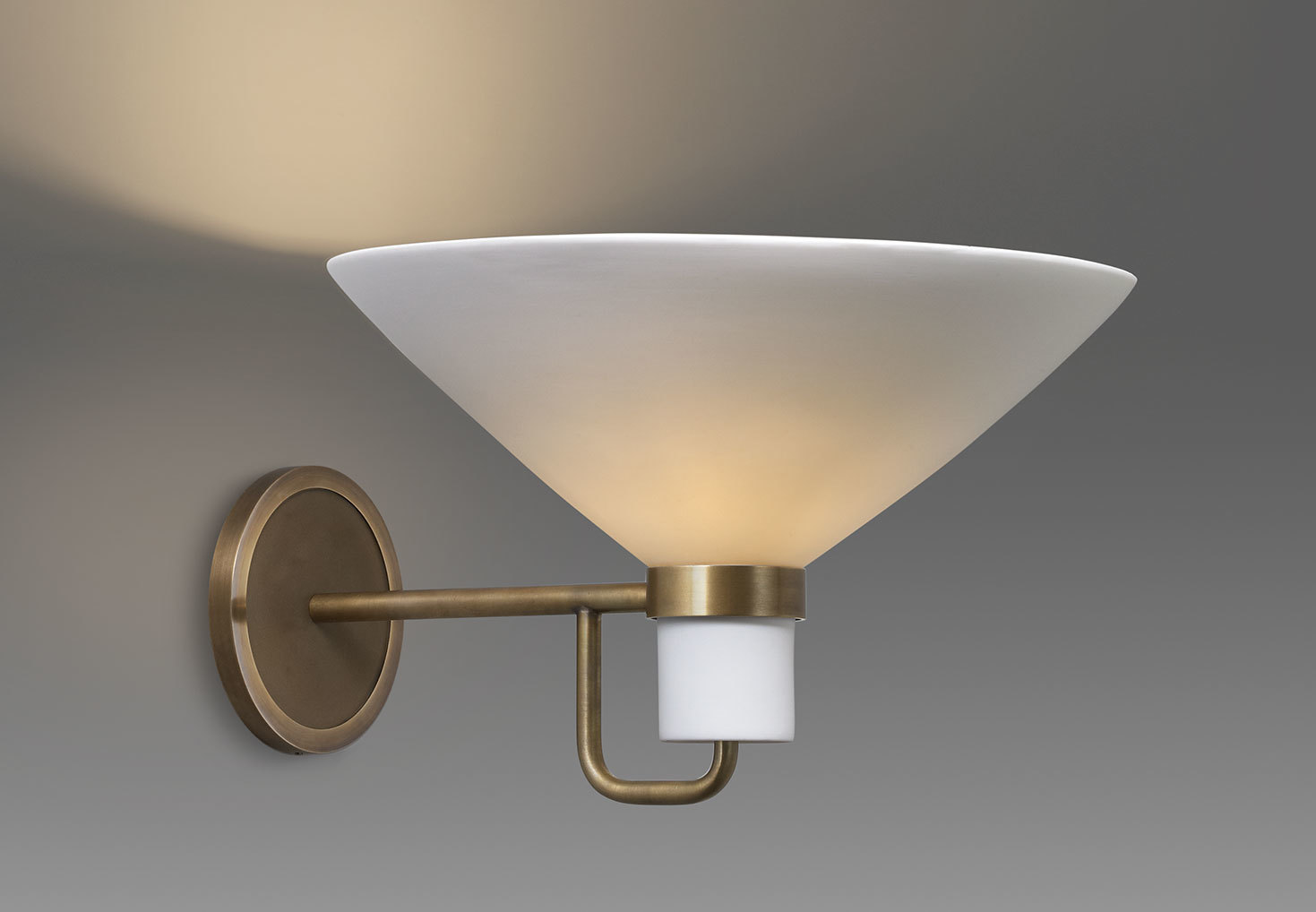 lauriston-sconce-large-view-01