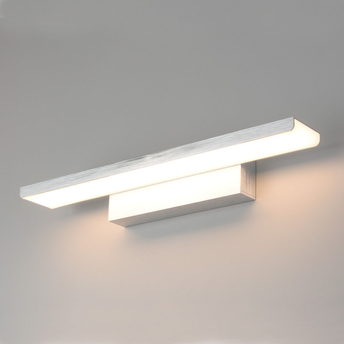nastennyy-svetodiodnyy-svetilnik-sankara-led-16w-ip20-serebryanyy-4491777b1aa8b5b32c2e8666dbe1a495