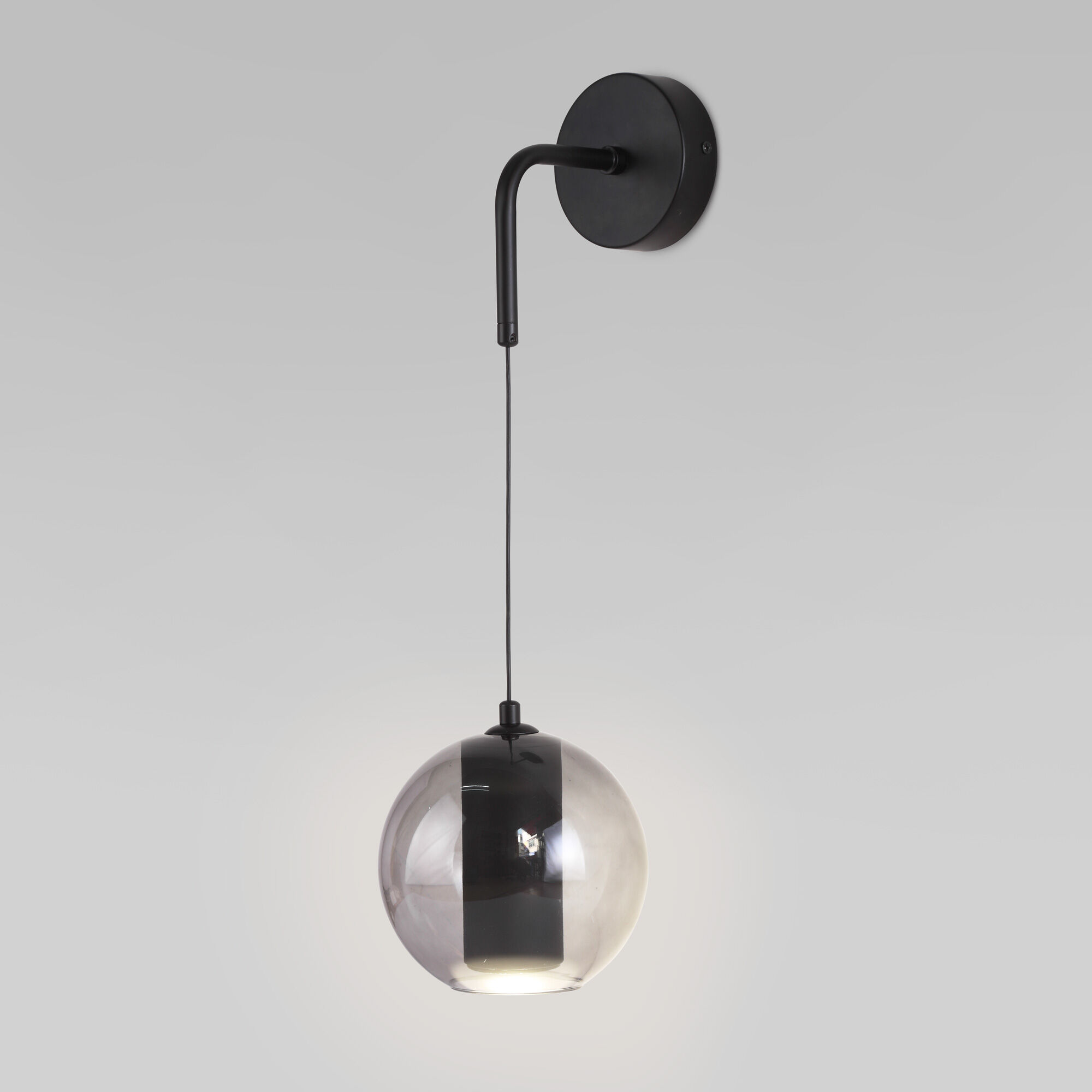 nastennyy-svetodiodnyy-svetilnik-so-steklyannym-plafonom-50258-led-dymchatyy-a065593-0001