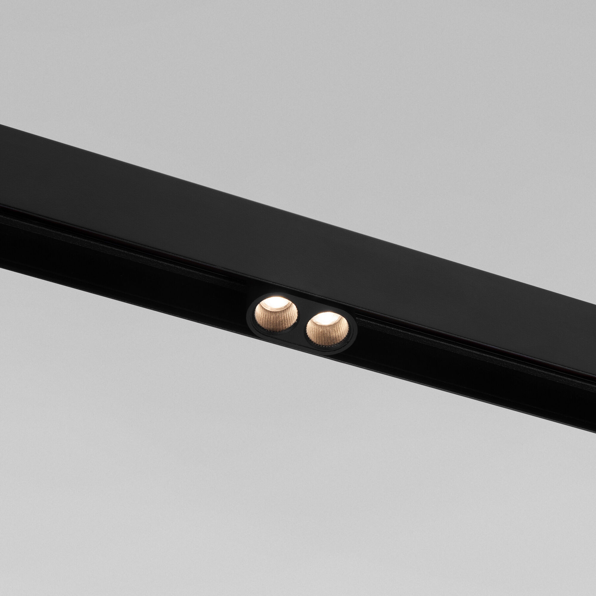 slim-magnetic-m02-trekovyy-svetilnik-4w-4200k-smally-chernyy-85510-01-a061365-0001