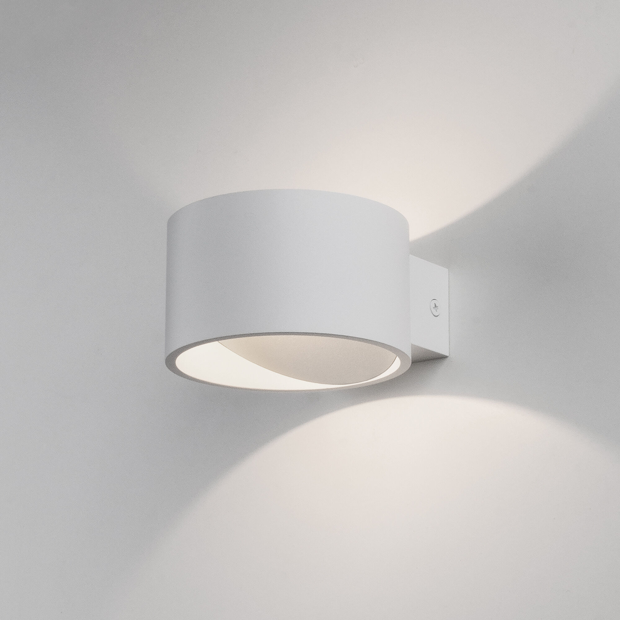 svetilnik-nastennyy-svetodiodnyy-coneto-led-belyy-4000k-mrl-led-1045-belyy-a063683-0001