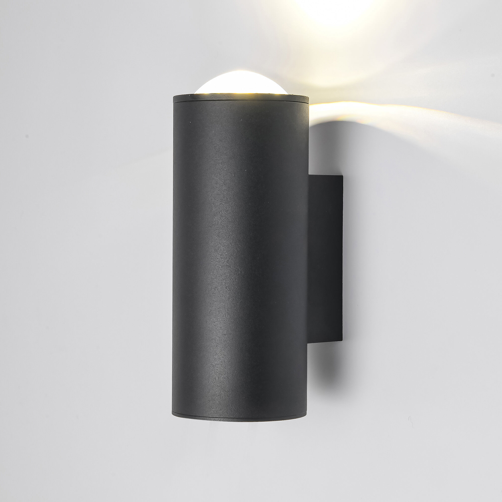 svetilnik-sadovo-parkovyy-so-svetodiodami-column-led-35138-u-chernyy-a063022-0001