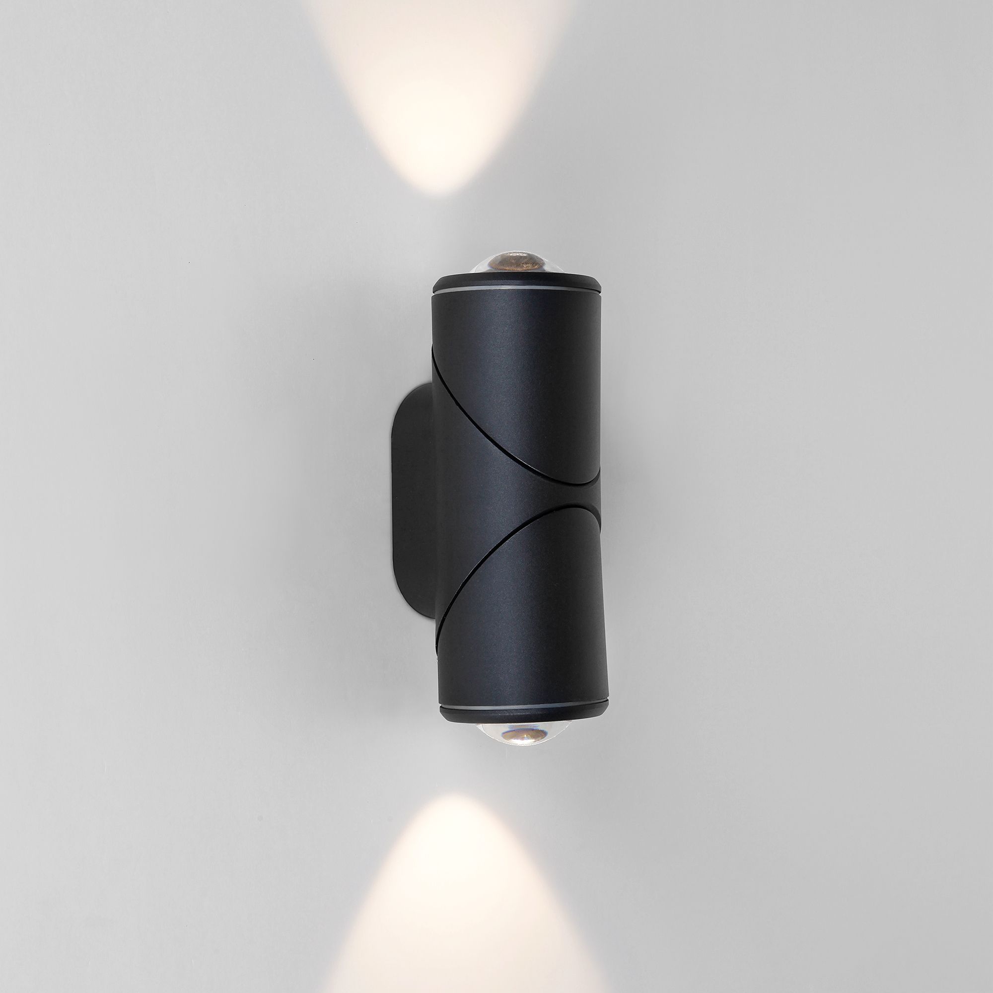 ulichnyy-nastennyy-povorotnyy-svetodiodnyy-svetilnik-gira-d-led-ip54-35127-d-chernyy-a056335-0001