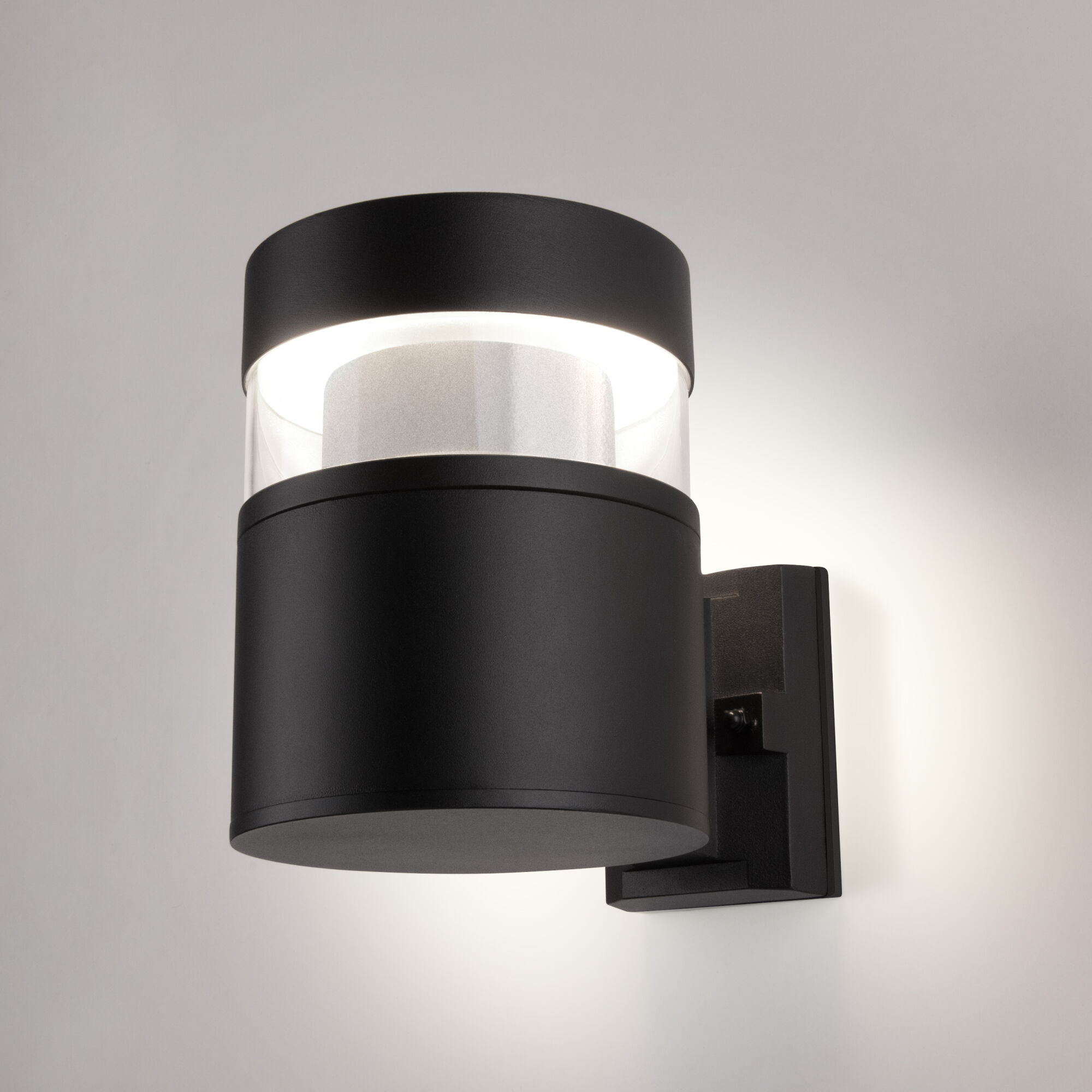 ulichnyy-nastennyy-svetodiodnyy-svetilnik-ip65-1530-techno-led-chernyy-a052244-0001