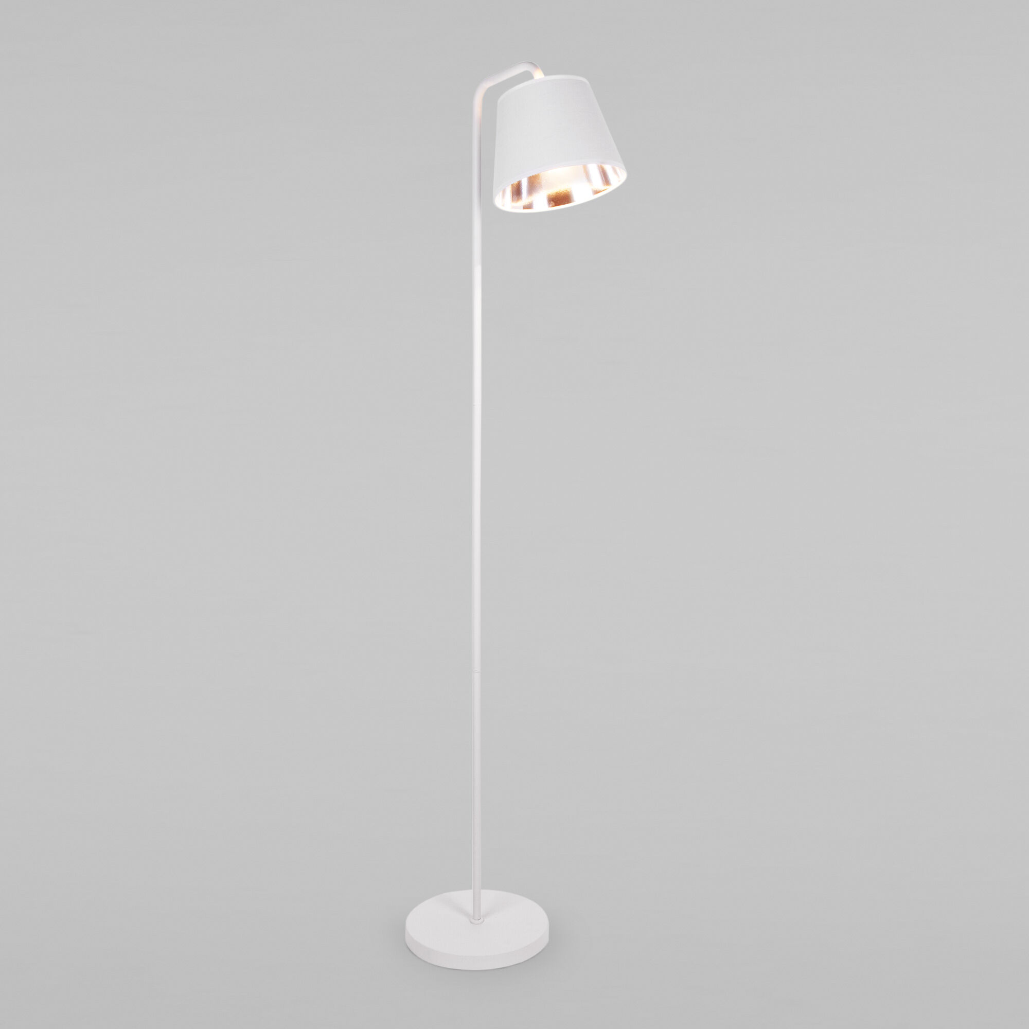napolnyy-svetilnik-v-stile-loft-01135-1-belyy-a061345-0001