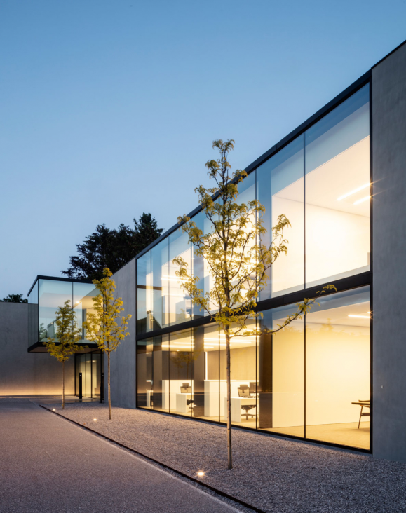 Светодизайн офиса Notariskantoor Van Damme в Бельгии