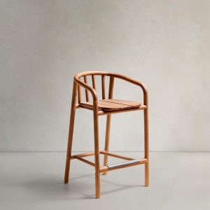Полубарный стул для улицы Turqueta из дерева, высота 65 см