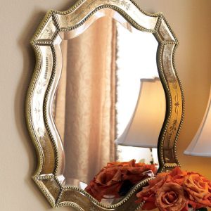 Настенное зеркало в раме "Стелла"