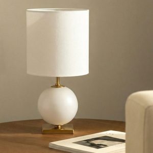 Белая настольная лампа "Иветт" - М