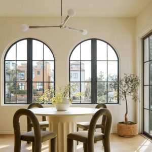 Серебристая современная люстра "Рамси"