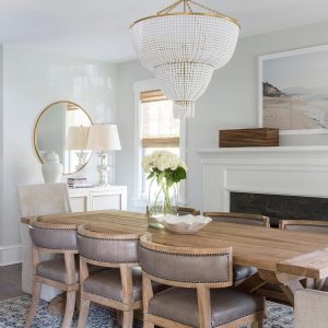 Большая золотая люстра “Бувье” с белыми бусами