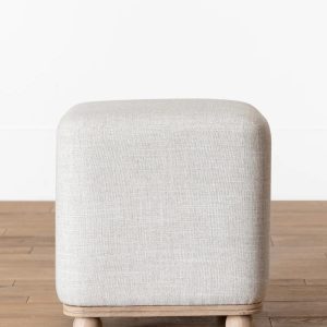 Бежевый пуф "Ари"