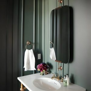 Золотое настенное зеркало "Линарес"