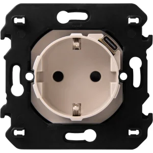 Vanguard Valero Розетка нем.ст. 2К+З со встр.зарядкой USB C + супп.2м ~250В 16А/=5В 1.5А 2 м. Песочный